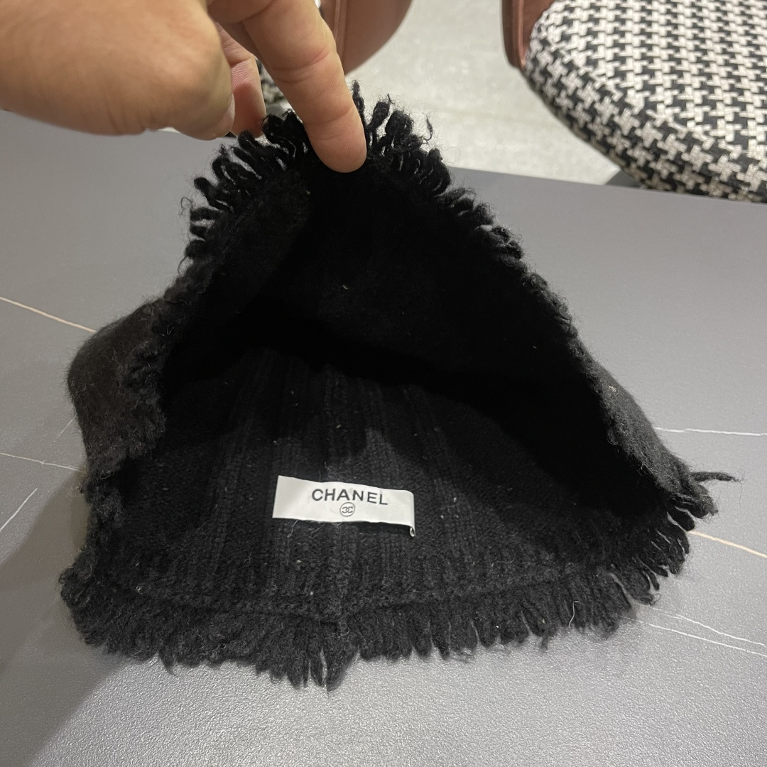  香奈儿，2025韩系毛边针织渔夫帽子女秋冬季甜美保暖百搭显脸小毛线盆帽潮