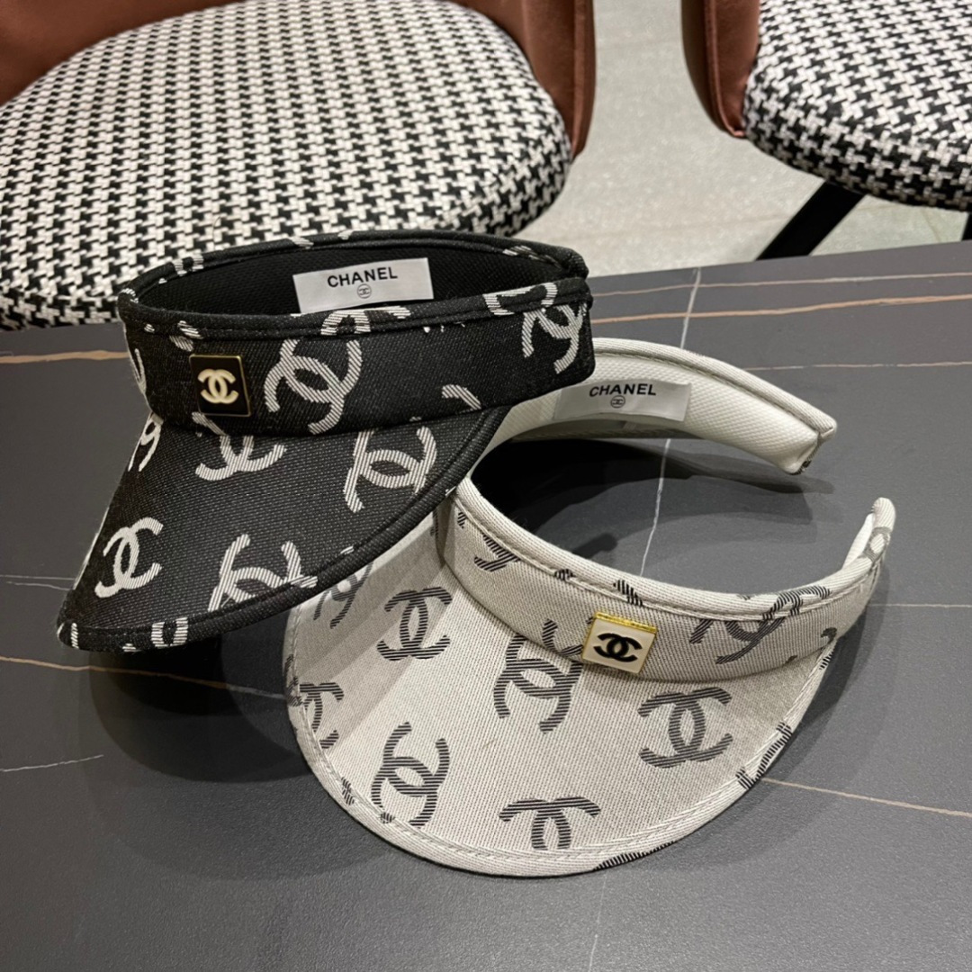 
MONCLER蒙口🎩春新款高品质牛仔渔夫帽
超仙，超火爆💖质感很赞，出街超好搭配！时尚潮流！快快入手哦