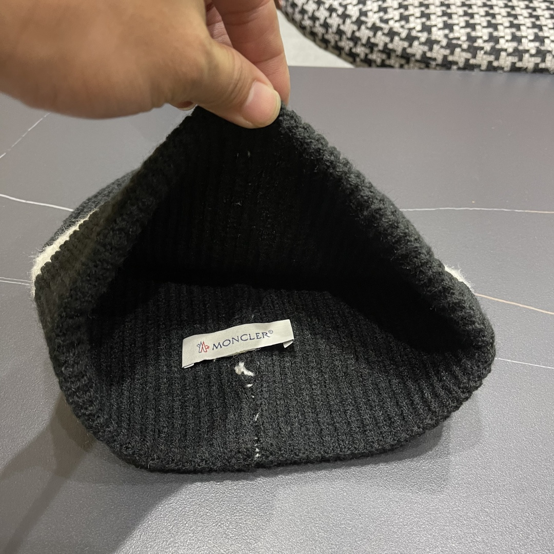 【MONCLER蒙口】2025秋冬新款拼色密织针织毛线帽，男女款大牌设计～秋冬穿搭必备