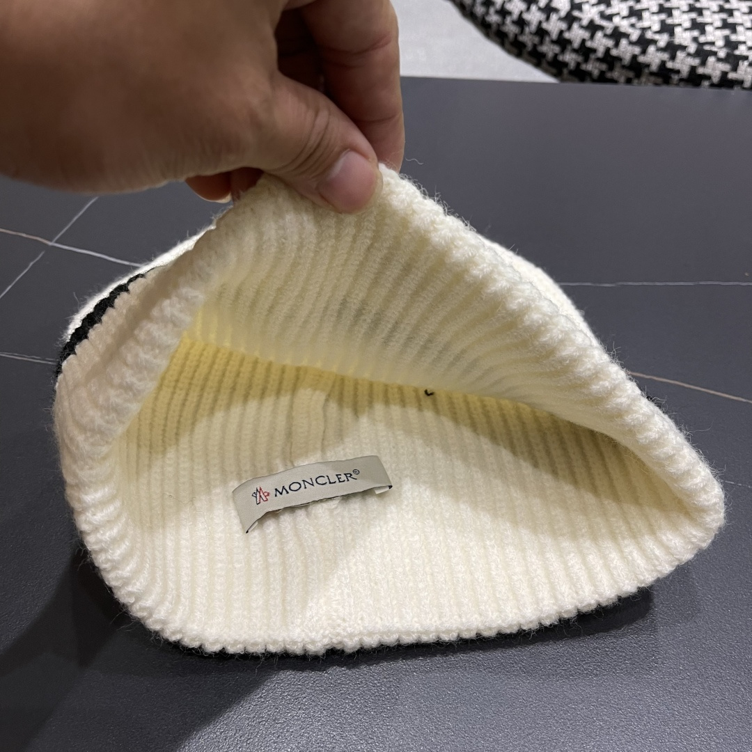 【MONCLER蒙口】2025秋冬新款拼色密织针织毛线帽，男女款大牌设计～秋冬穿搭必备