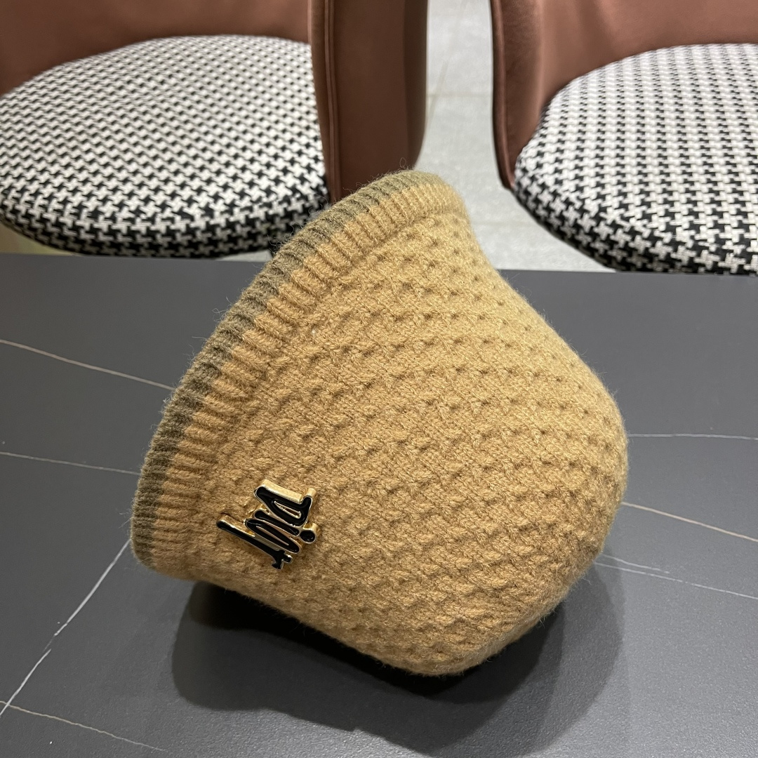 迪奥 针织毛绒渔夫帽女秋冬季时尚百搭保暖护耳羊羔绒盆帽