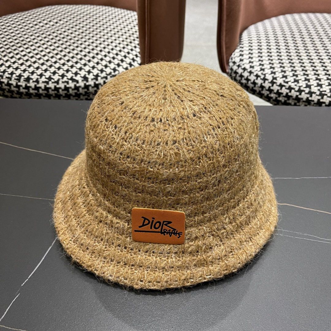  迪奥Dior 纯色复古大头围渔夫帽女2025年新款
秋冬加大加深水桶帽显脸小盆帽