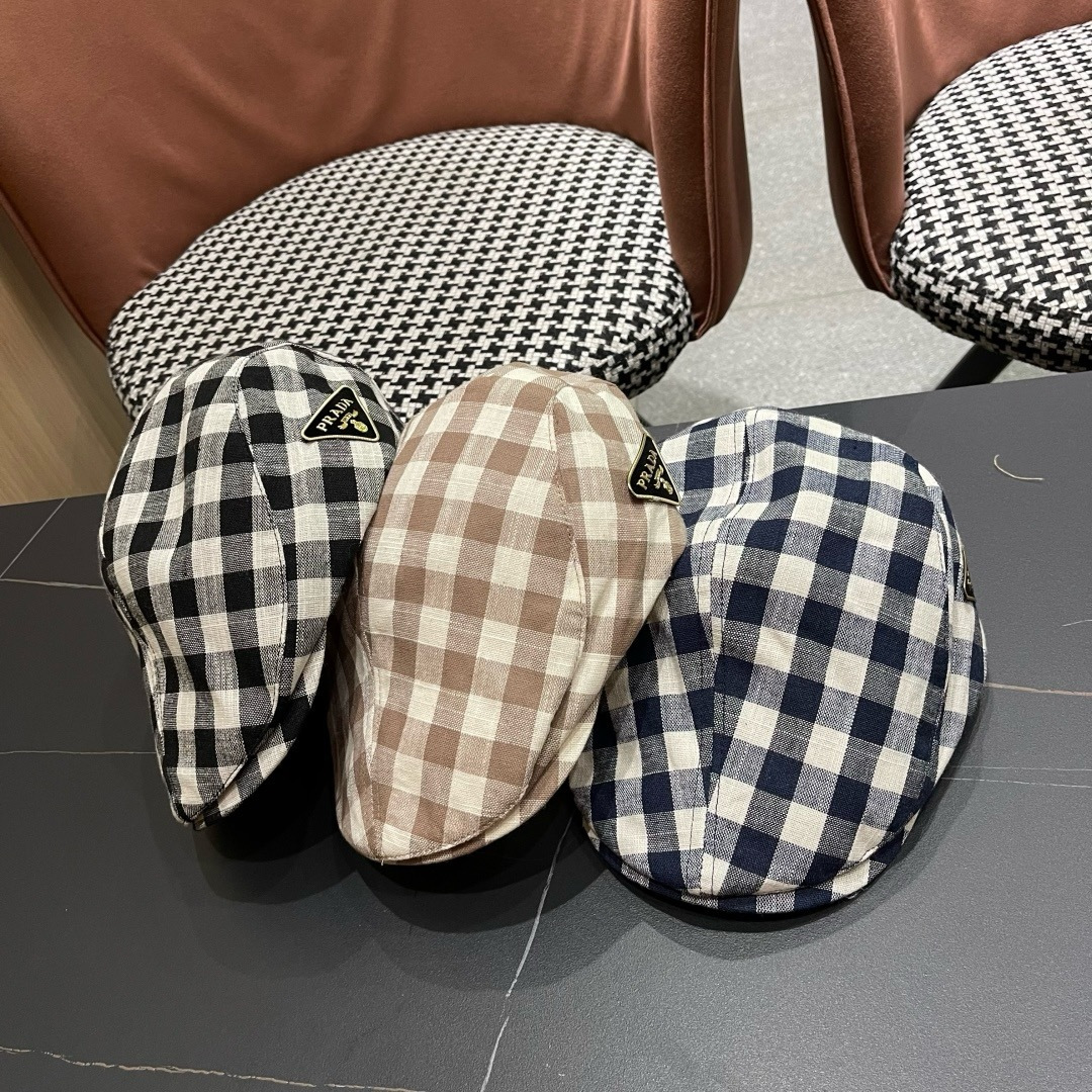  普拉达 黑白格子前进帽女文艺复吉百搭显脸小贝雷
帽大头国报童鸭舌帽子潮