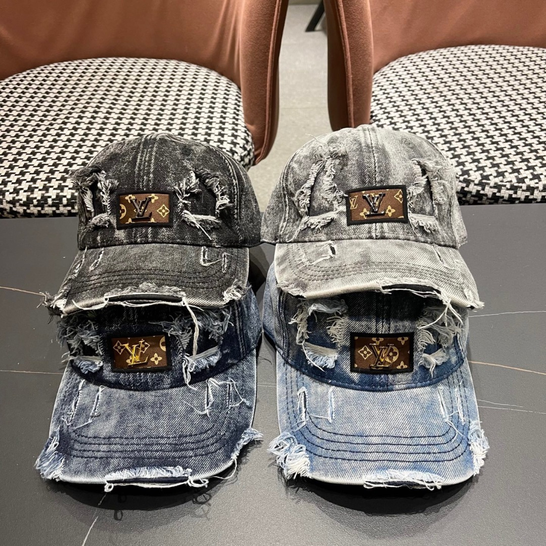  LV(路易威登)新款牛仔破洞棒球帽，原版牛仔布料，做工细致完美，质量超赞，基础头围56，贴片可调节。