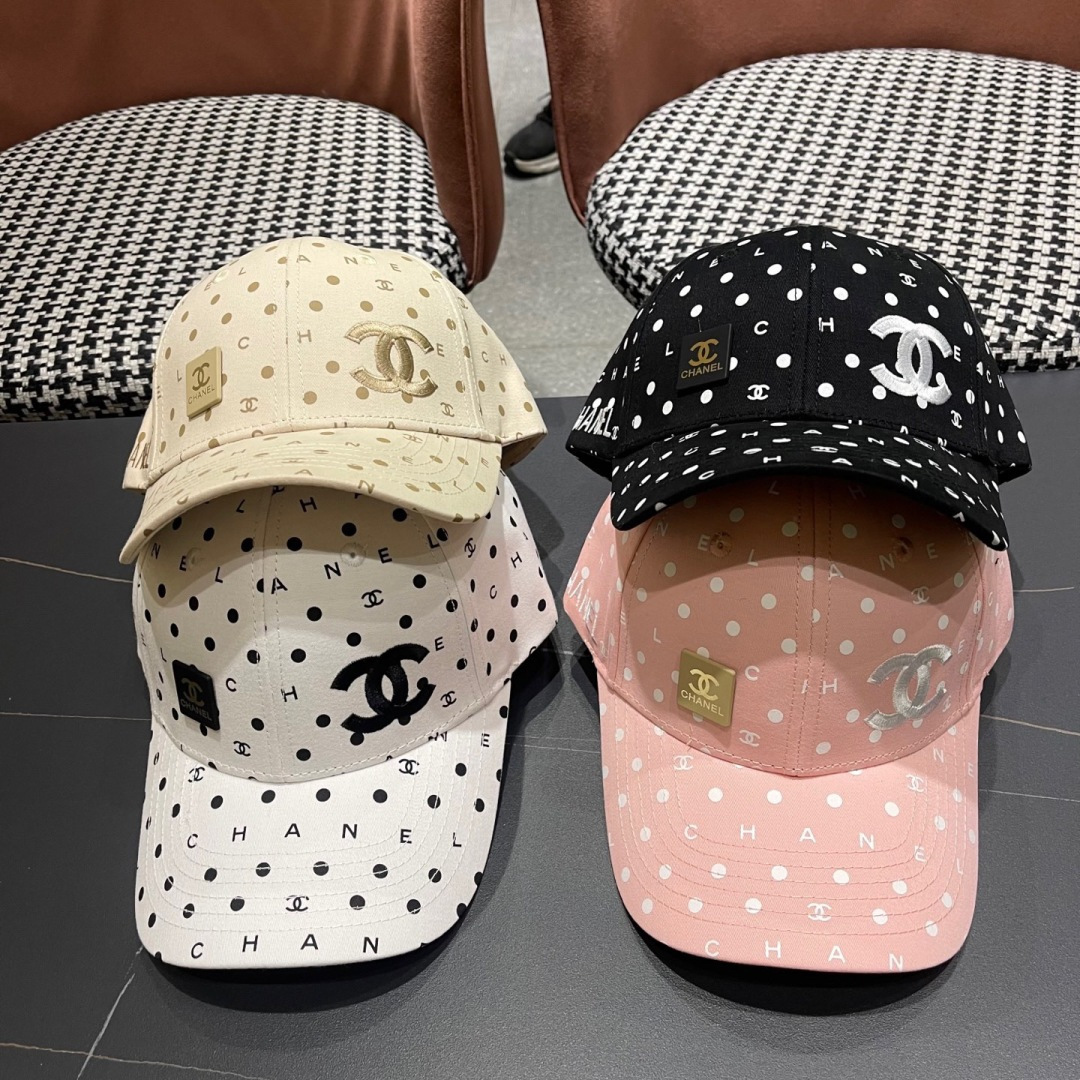  Chanel(香奈儿)经典原单棒球帽， 经典双C,专柜11开模订制，原版帆布料轻盈透气！质量超赞，基础