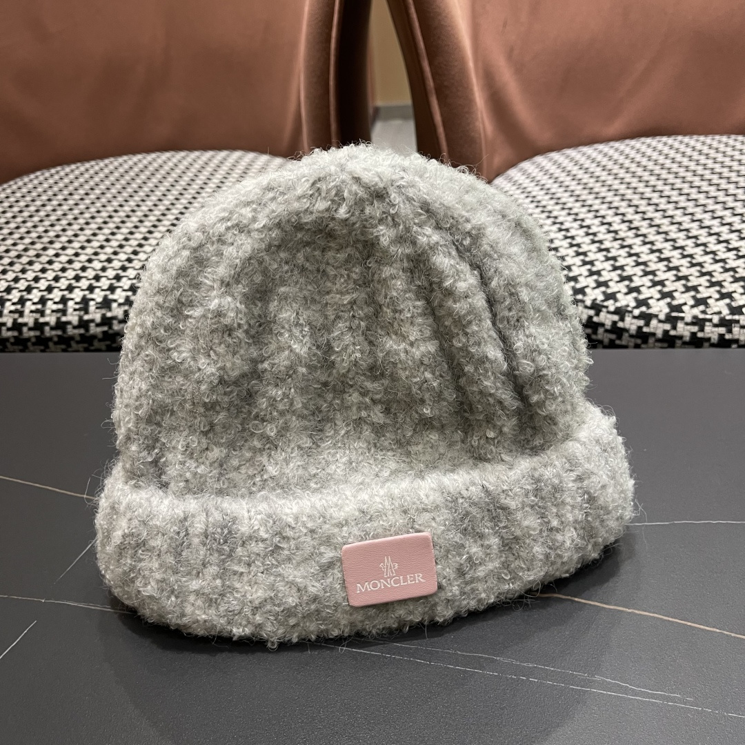 MONCLER蒙口🎩羊毛针织毛线帽，好品质高端大气，超柔软！超火爆💖质感很赞，出街超好搭配！时尚潮流！冬