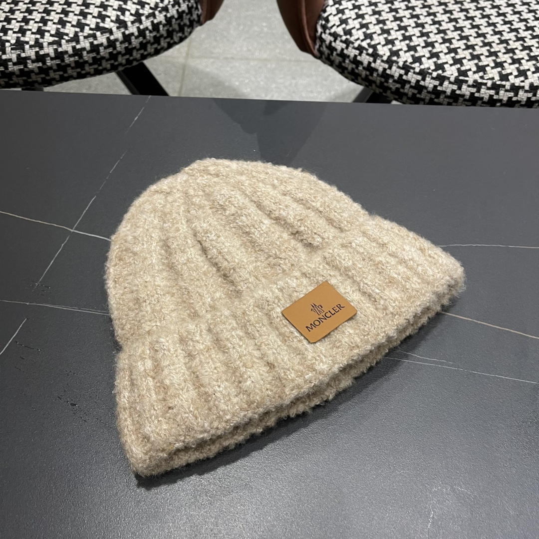 MONCLER蒙口🎩羊毛针织毛线帽，好品质高端大气，超柔软！超火爆💖质感很赞，出街超好搭配！时尚潮流！冬