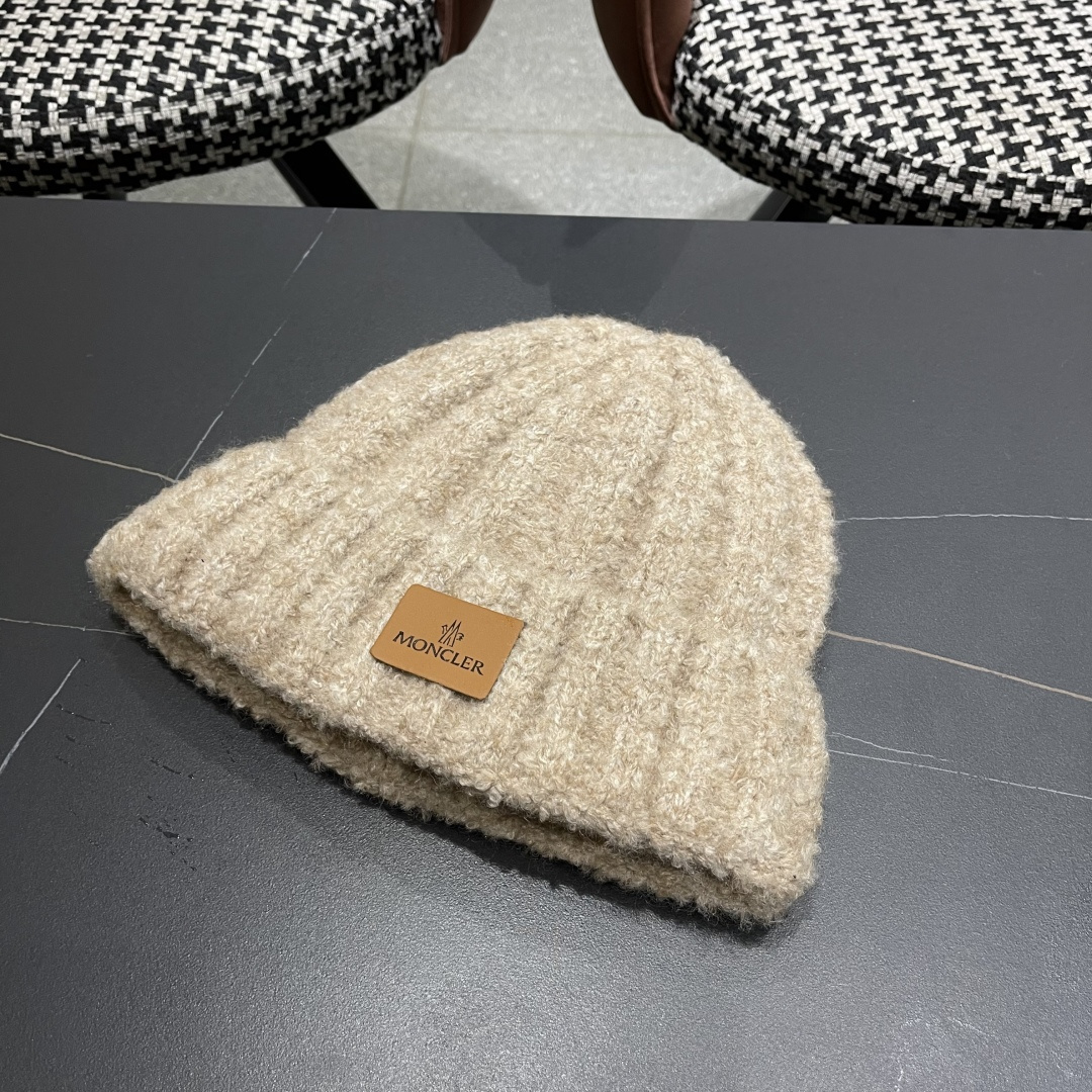 MONCLER蒙口🎩羊毛针织毛线帽，好品质高端大气，超柔软！超火爆💖质感很赞，出街超好搭配！时尚潮流！冬