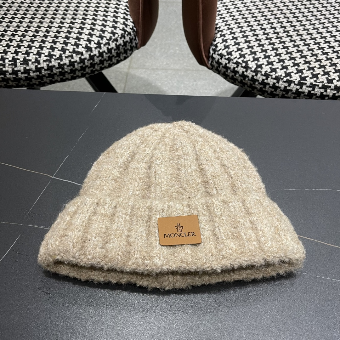 MONCLER蒙口🎩羊毛针织毛线帽，好品质高端大气，超柔软！超火爆💖质感很赞，出街超好搭配！时尚潮流！冬