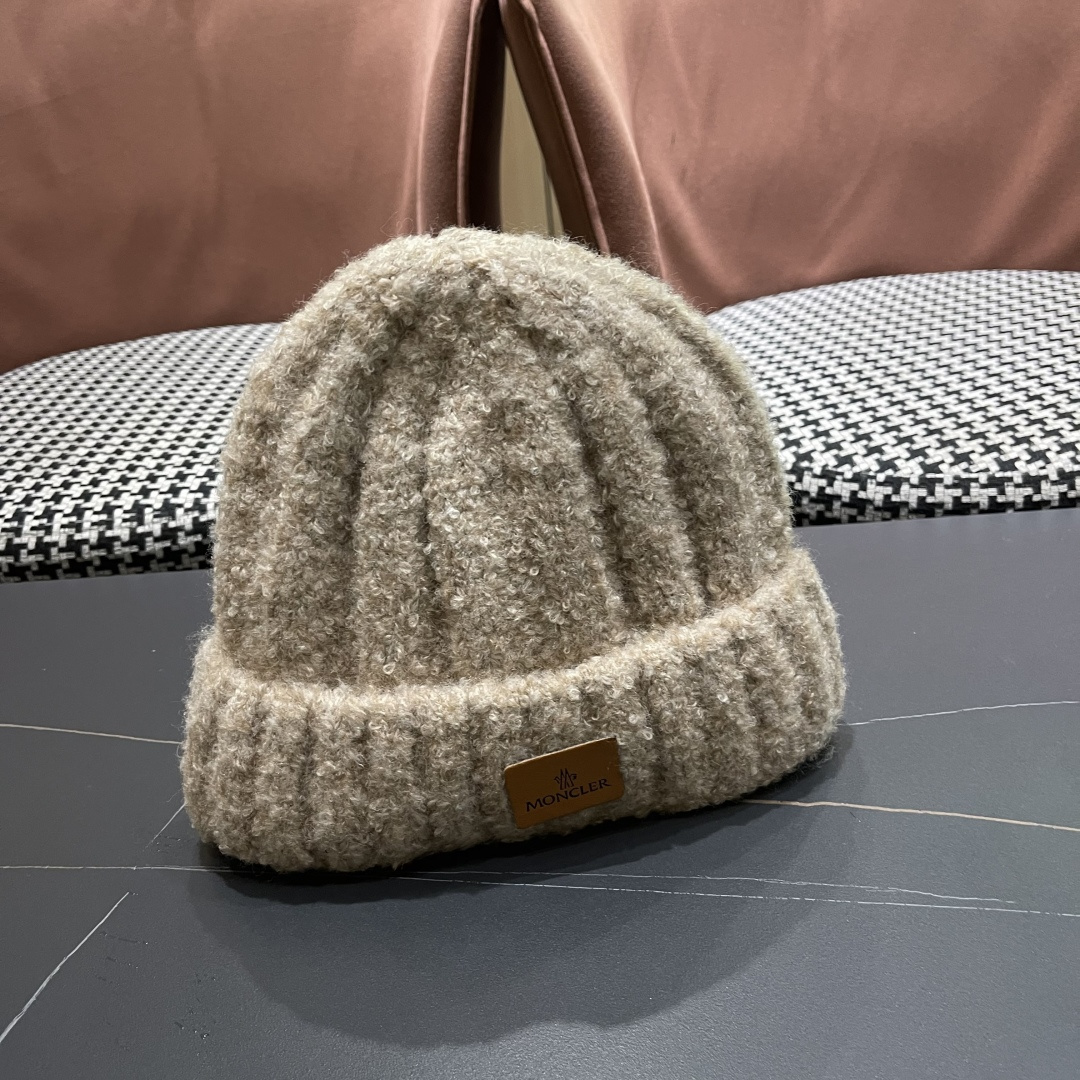 MONCLER蒙口🎩羊毛针织毛线帽，好品质高端大气，超柔软！超火爆💖质感很赞，出街超好搭配！时尚潮流！冬