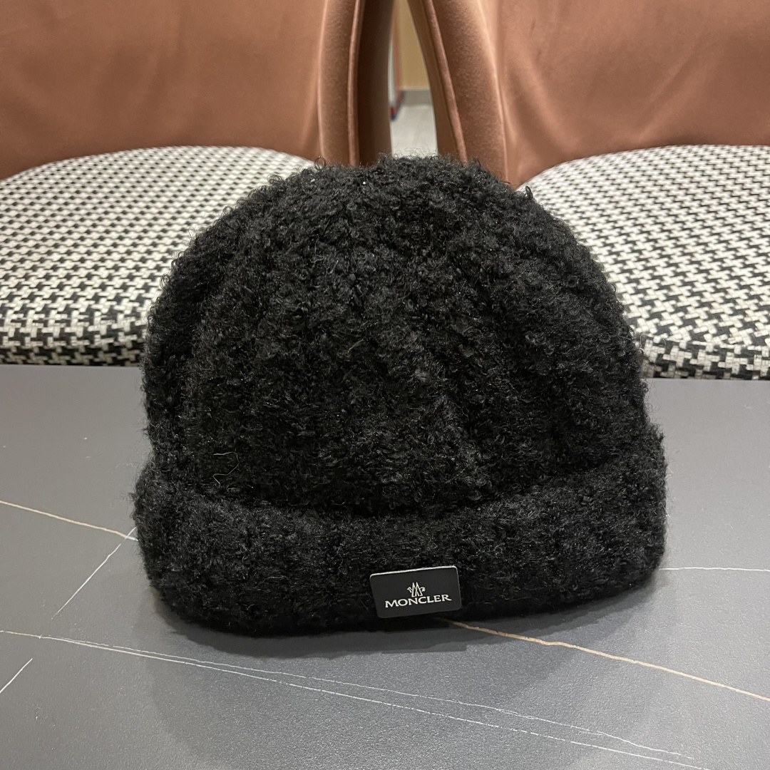 MONCLER蒙口🎩羊毛针织毛线帽，好品质高端大气，超柔软！超火爆💖质感很赞，出街超好搭配！时尚潮流！冬