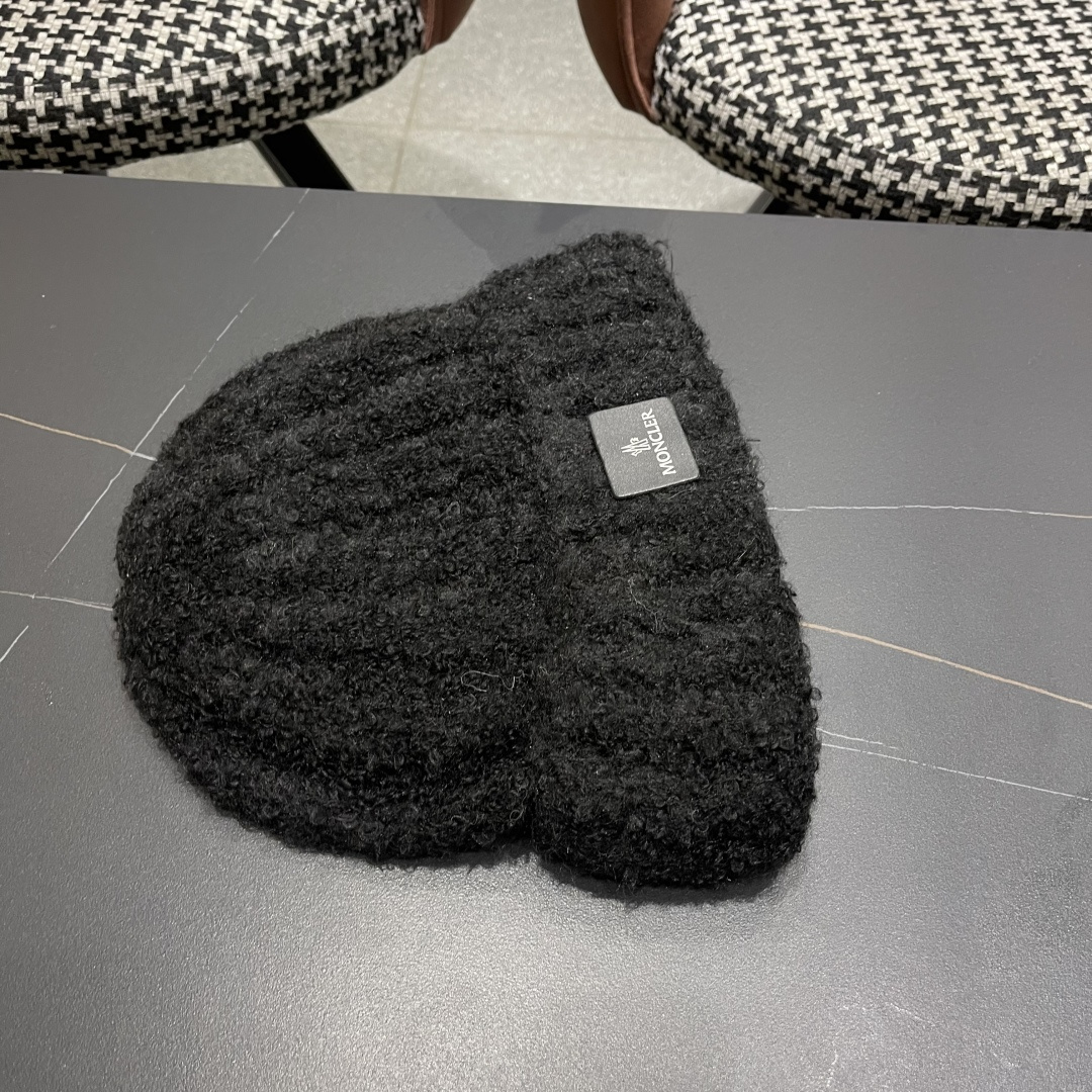 MONCLER蒙口🎩羊毛针织毛线帽，好品质高端大气，超柔软！超火爆💖质感很赞，出街超好搭配！时尚潮流！冬