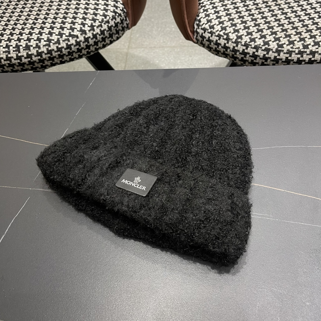 MONCLER蒙口🎩羊毛针织毛线帽，好品质高端大气，超柔软！超火爆💖质感很赞，出街超好搭配！时尚潮流！冬