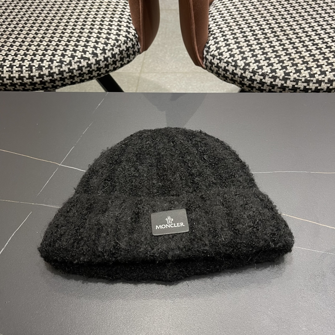 MONCLER蒙口🎩羊毛针织毛线帽，好品质高端大气，超柔软！超火爆💖质感很赞，出街超好搭配！时尚潮流！冬