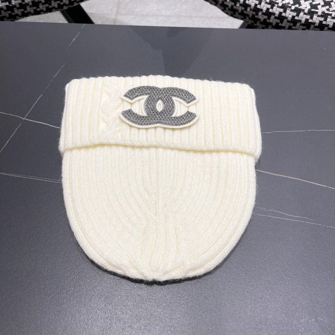 Chanel官网品质香奈儿秋冬网红时尚博主推荐款毛线帽，小红书爆款，手感超柔软舒适的针织线帽，弹性极佳！