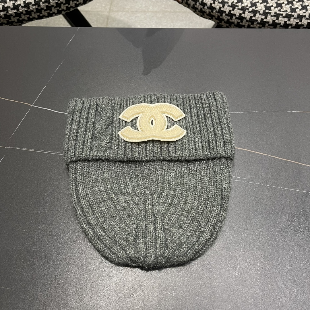 Chanel官网品质香奈儿秋冬网红时尚博主推荐款毛线帽，小红书爆款，手感超柔软舒适的针织线帽，弹性极佳！