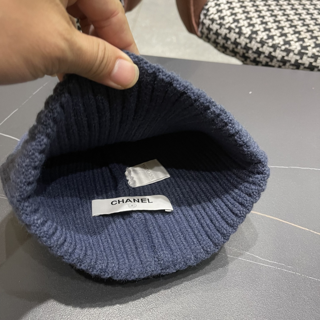 Chanel官网品质香奈儿秋冬网红时尚博主推荐款毛线帽，小红书爆款，手感超柔软舒适的针织线帽，弹性极佳！