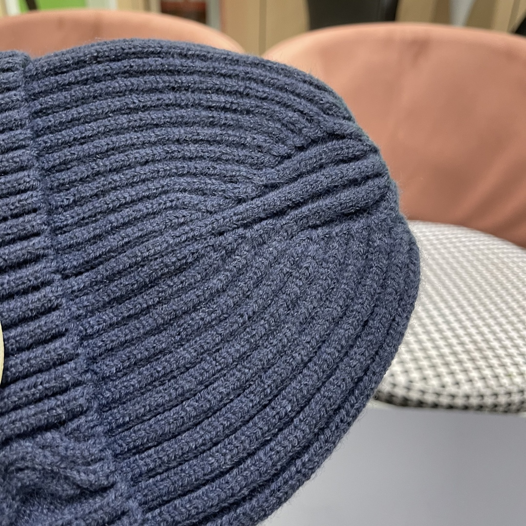 Chanel官网品质香奈儿秋冬网红时尚博主推荐款毛线帽，小红书爆款，手感超柔软舒适的针织线帽，弹性极佳！