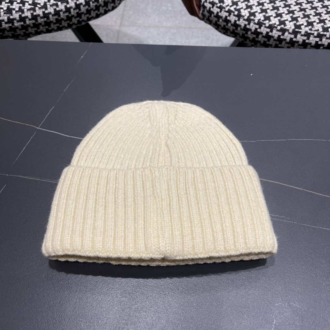 Chanel官网品质香奈儿秋冬网红时尚博主推荐款毛线帽，小红书爆款，手感超柔软舒适的针织线帽，弹性极佳！