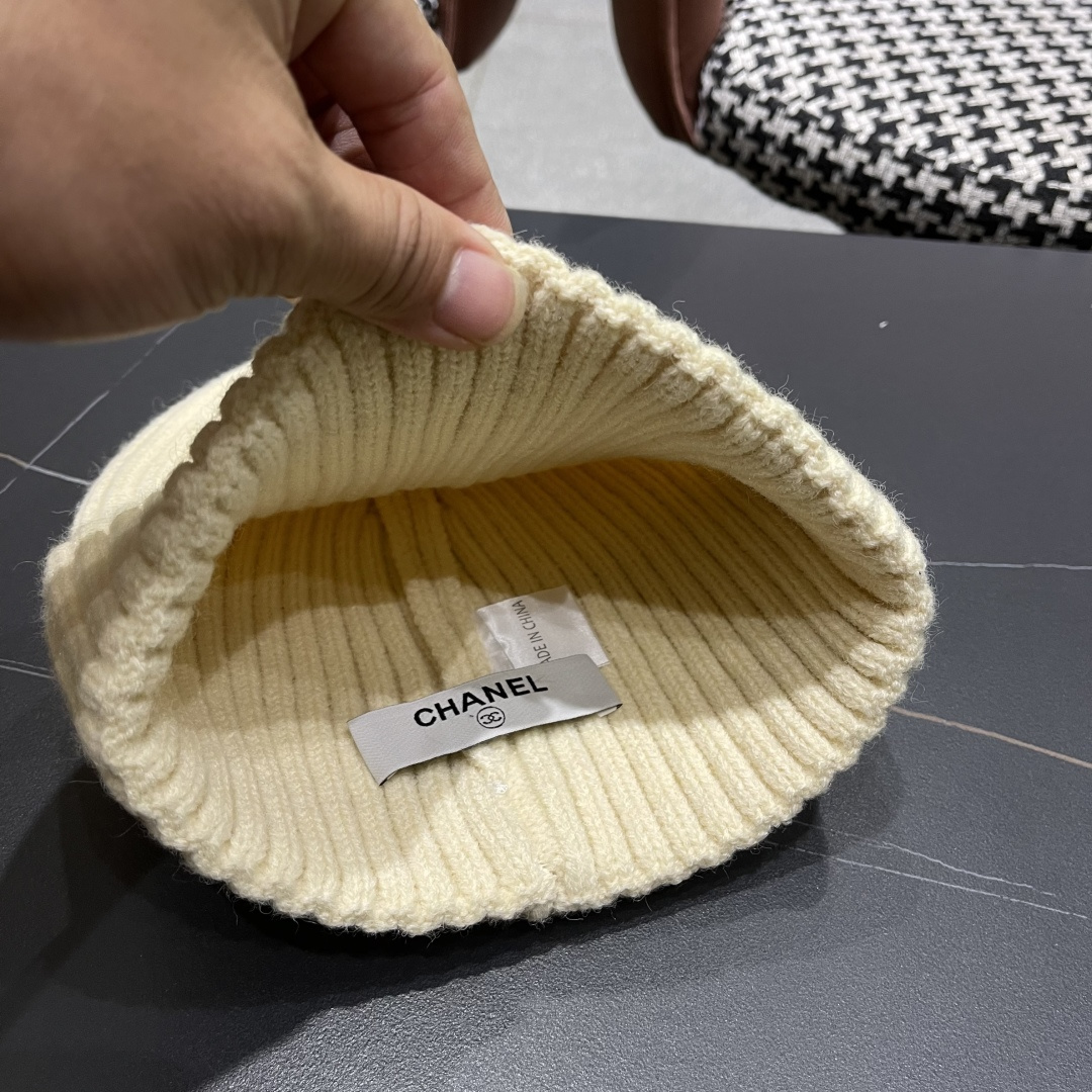Chanel官网品质香奈儿秋冬网红时尚博主推荐款毛线帽，小红书爆款，手感超柔软舒适的针织线帽，弹性极佳！