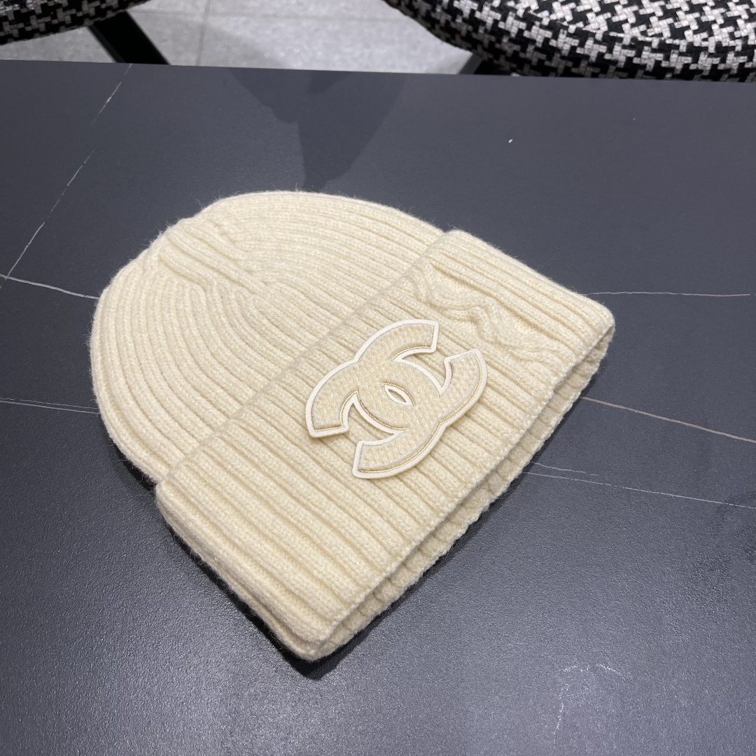 Chanel官网品质香奈儿秋冬网红时尚博主推荐款毛线帽，小红书爆款，手感超柔软舒适的针织线帽，弹性极佳！