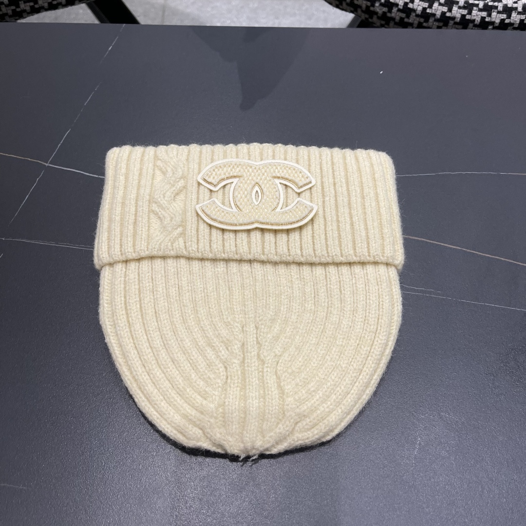 Chanel官网品质香奈儿秋冬网红时尚博主推荐款毛线帽，小红书爆款，手感超柔软舒适的针织线帽，弹性极佳！