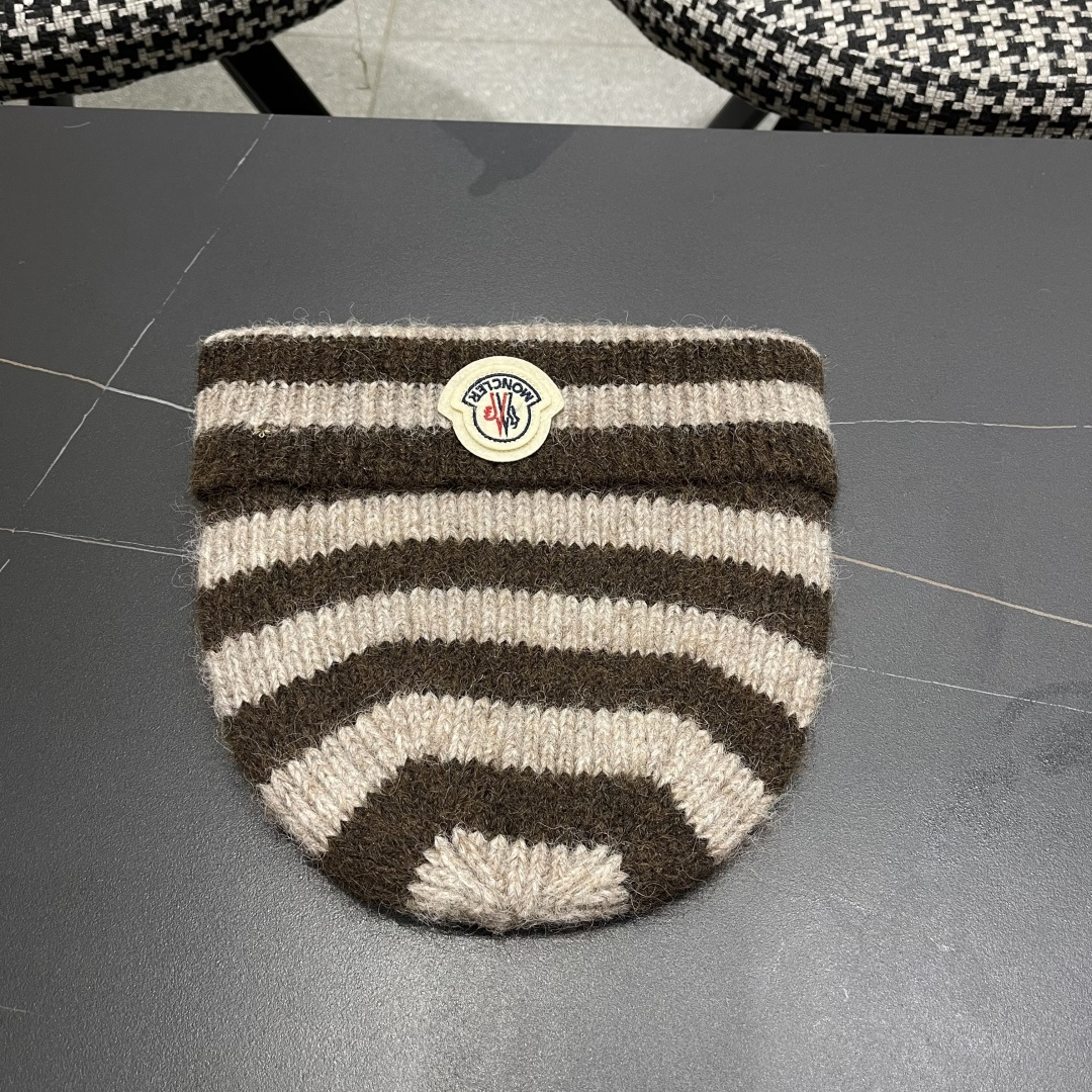 MONCLER蒙囗秋冬新款横条纹黑白针织帽毛线帽网红休闲亲子帽保暖护耳