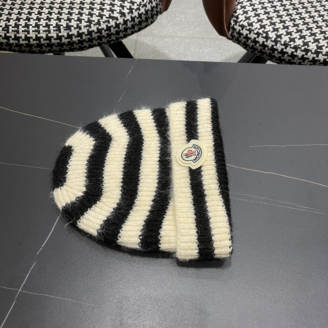 MONCLER蒙囗秋冬新款横条纹黑白针织帽毛线帽网红休闲亲子帽保暖护耳