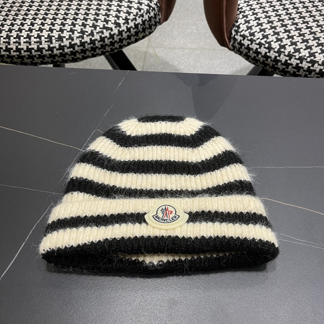 NO:361877,MONCLER blemish autumn and winter new horizontal stripes black and white knitted hat wool hat internet celebrity casual parent-child hat warm ear protection hat straw hat fisherman hat baseball hat knit hat, hat, espadrilles, hatsMONCLER蒙囗秋冬新款横条纹黑白针织帽 毛线帽网红休闲亲子帽保暖护耳帽子草帽渔夫帽棒球帽针织帽,帽子,espadrilles,hats,hat