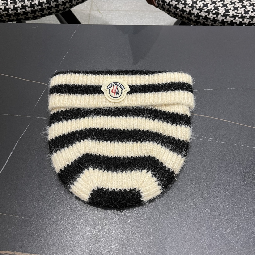 MONCLER蒙囗秋冬新款横条纹黑白针织帽毛线帽网红休闲亲子帽保暖护耳