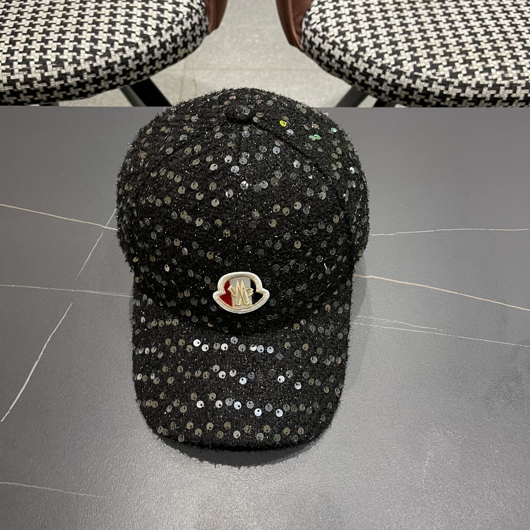 Moncler蒙口 秋冬新款灯芯绒亮片棒球帽 ， 质感满满.今年灯芯饿真的yyds ～