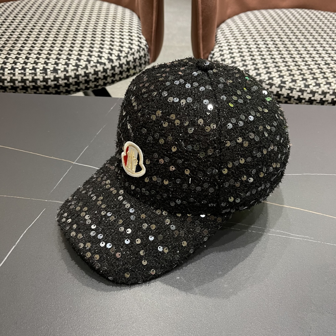 Moncler蒙口 秋冬新款灯芯绒亮片棒球帽 ， 质感满满.今年灯芯饿真的yyds ～