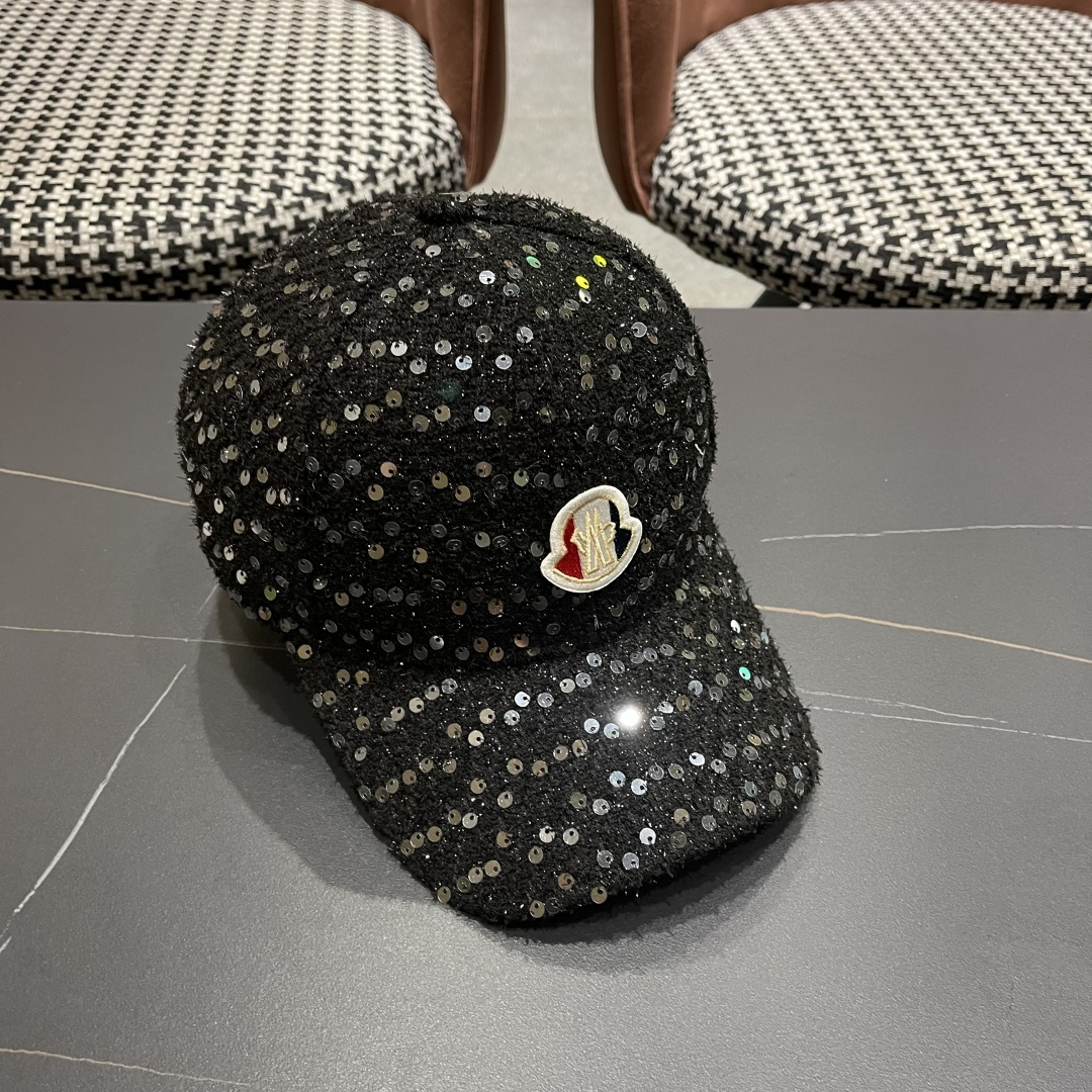 Moncler蒙口 秋冬新款灯芯绒亮片棒球帽 ， 质感满满.今年灯芯饿真的yyds ～