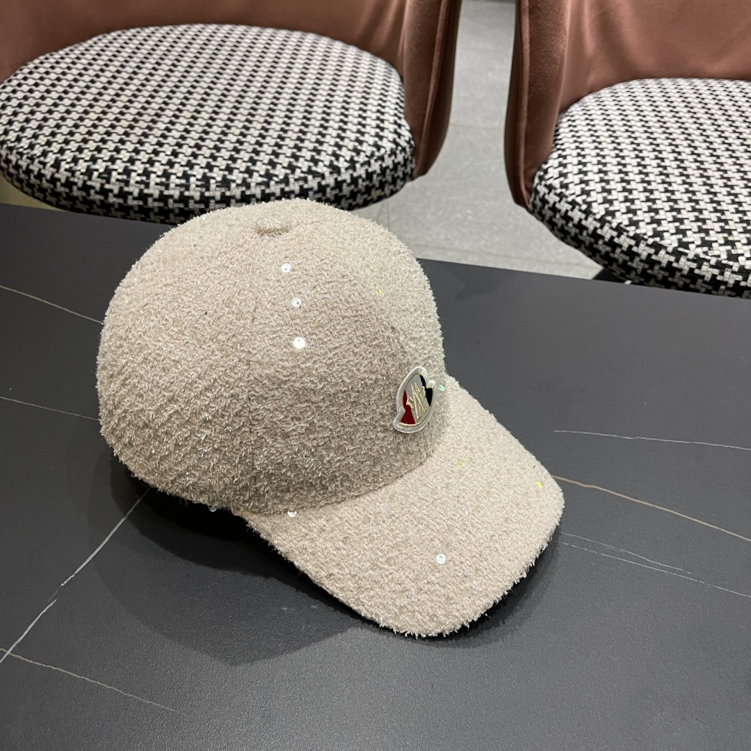 Moncler蒙口 秋冬新款灯芯绒亮片棒球帽 ， 质感满满.今年灯芯饿真的yyds ～