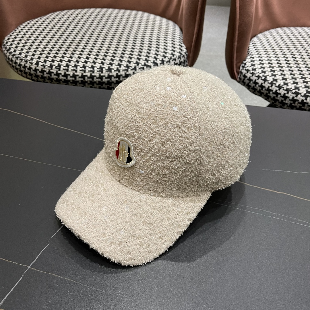 Moncler蒙口 秋冬新款灯芯绒亮片棒球帽 ， 质感满满.今年灯芯饿真的yyds ～