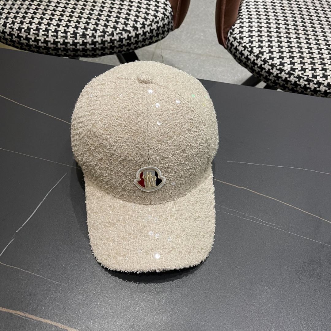Moncler蒙口 秋冬新款灯芯绒亮片棒球帽 ， 质感满满.今年灯芯饿真的yyds ～