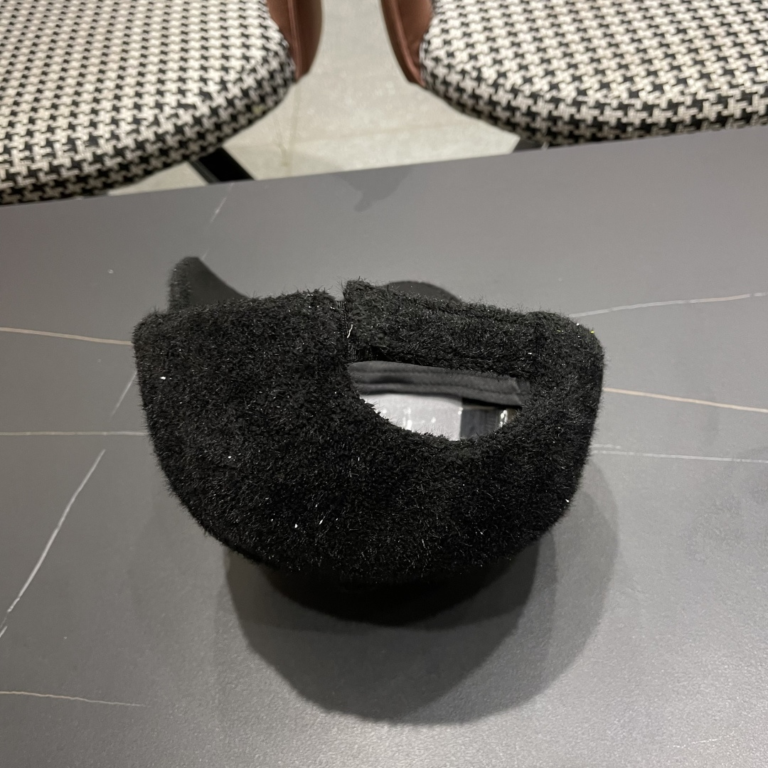 CHANEL 香奈儿 秋冬新款棒球帽 简约大气👈🏻👍休闲时尚👩潮流又有范👍百搭款！