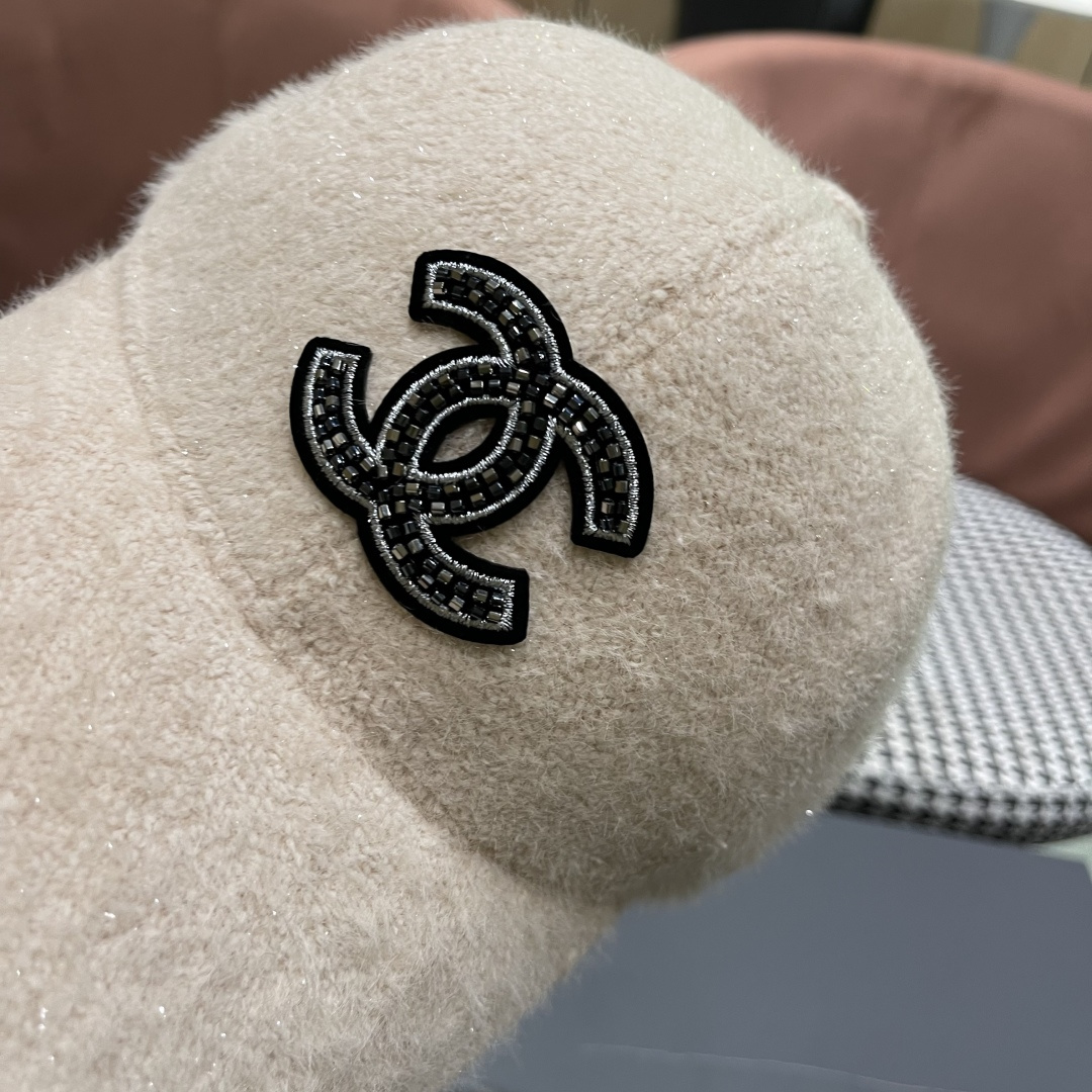 CHANEL 香奈儿 秋冬新款棒球帽 简约大气👈🏻👍休闲时尚👩潮流又有范👍百搭款！