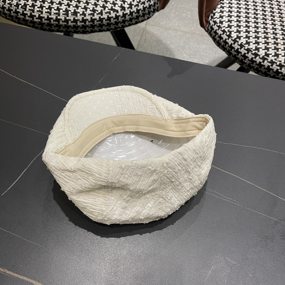 CHANEL香奈儿反戴贝雷帽前进帽女2025春夏新款大头围显脸小复古气质报童帽秋冬