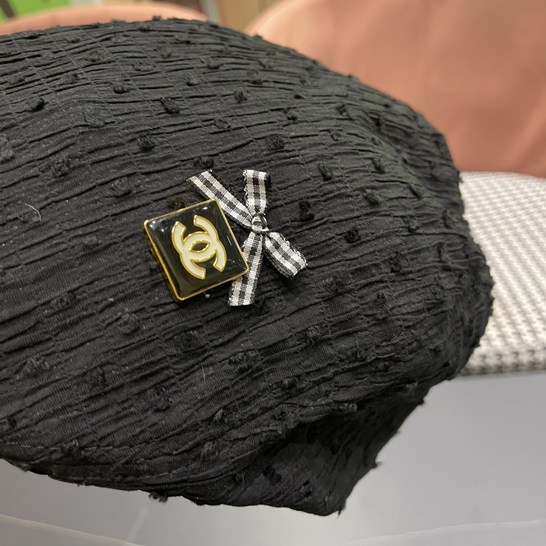 CHANEL香奈儿反戴贝雷帽前进帽女2025春夏新款大头围显脸小复古气质报童帽秋冬