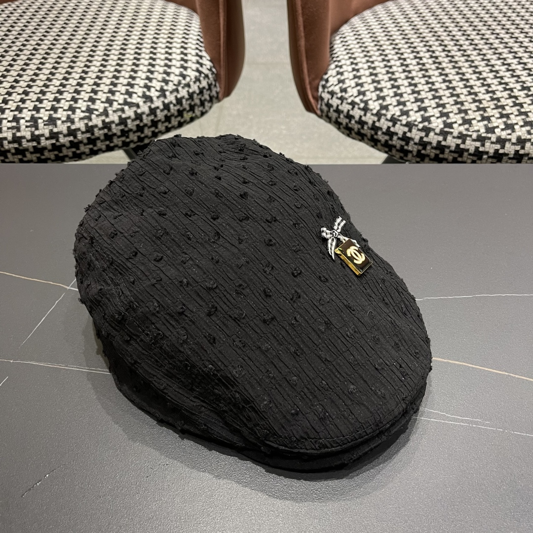 CHANEL香奈儿反戴贝雷帽前进帽女2025春夏新款大头围显脸小复古气质报童帽秋冬