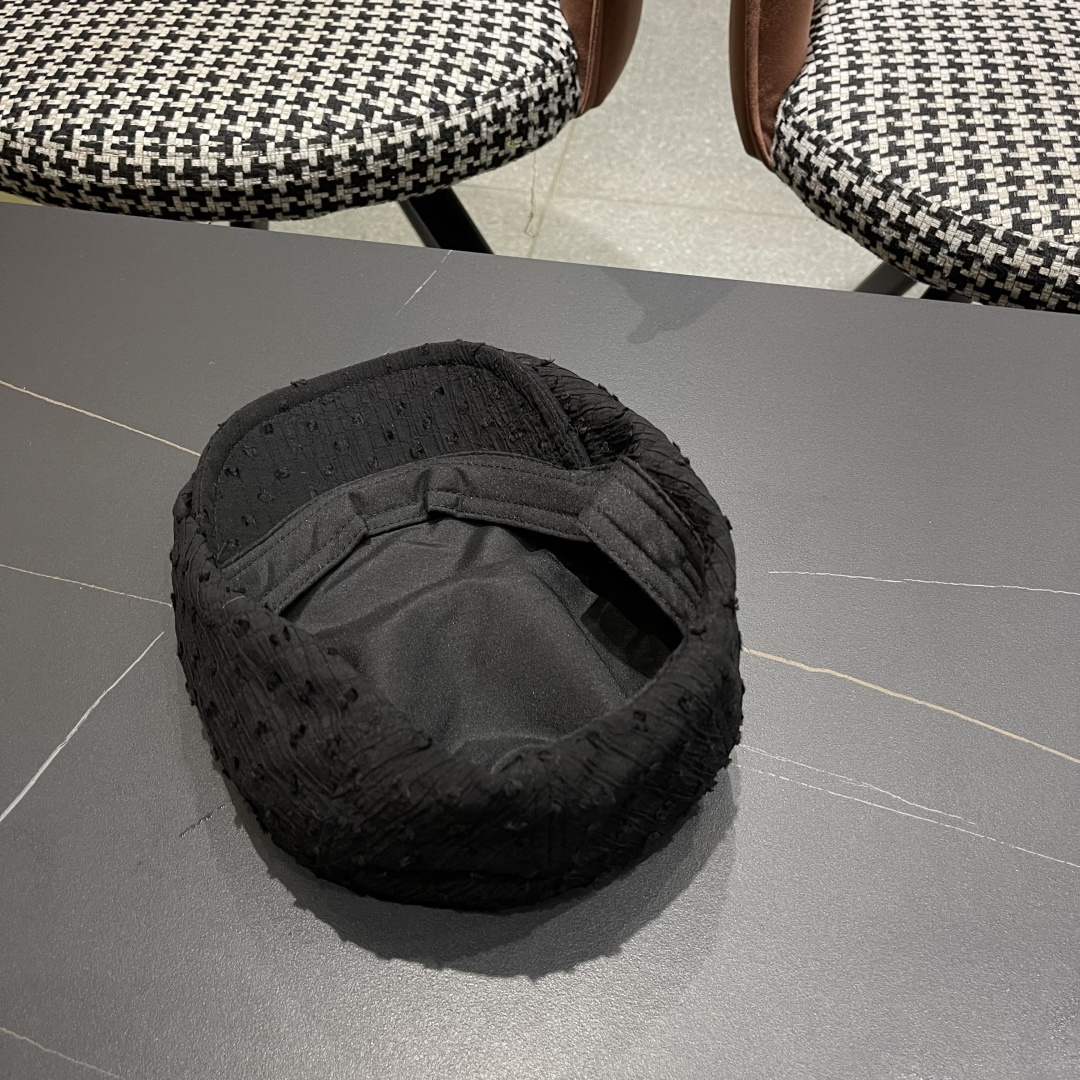 CHANEL香奈儿反戴贝雷帽前进帽女2025春夏新款大头围显脸小复古气质报童帽秋冬