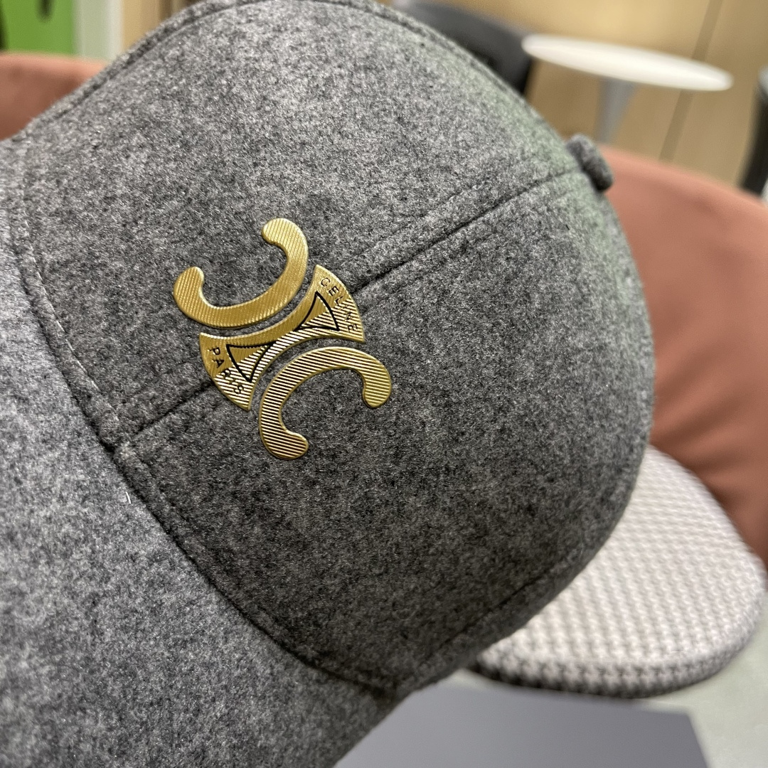 CELINE·赛琳 秋冬新款双C字母绣花羊毛棒球帽帽型完全按照Z:1定做。定制编织羊毛面料，超有质感！细