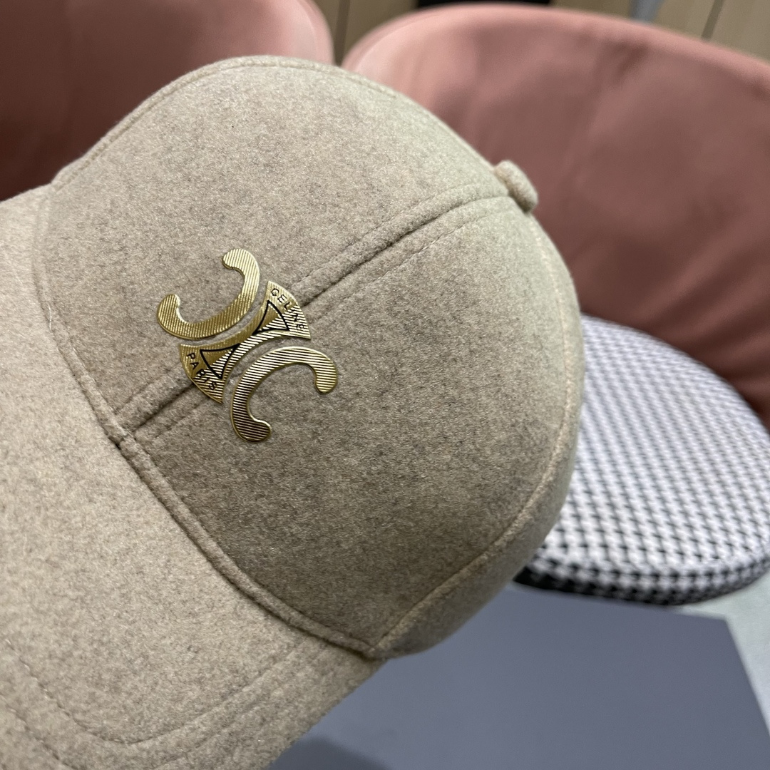 CELINE·赛琳 秋冬新款双C字母绣花羊毛棒球帽帽型完全按照Z:1定做。定制编织羊毛面料，超有质感！细