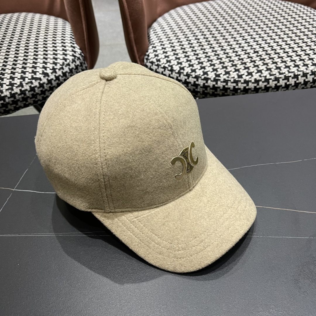 CELINE·赛琳 秋冬新款双C字母绣花羊毛棒球帽帽型完全按照Z:1定做。定制编织羊毛面料，超有质感！细