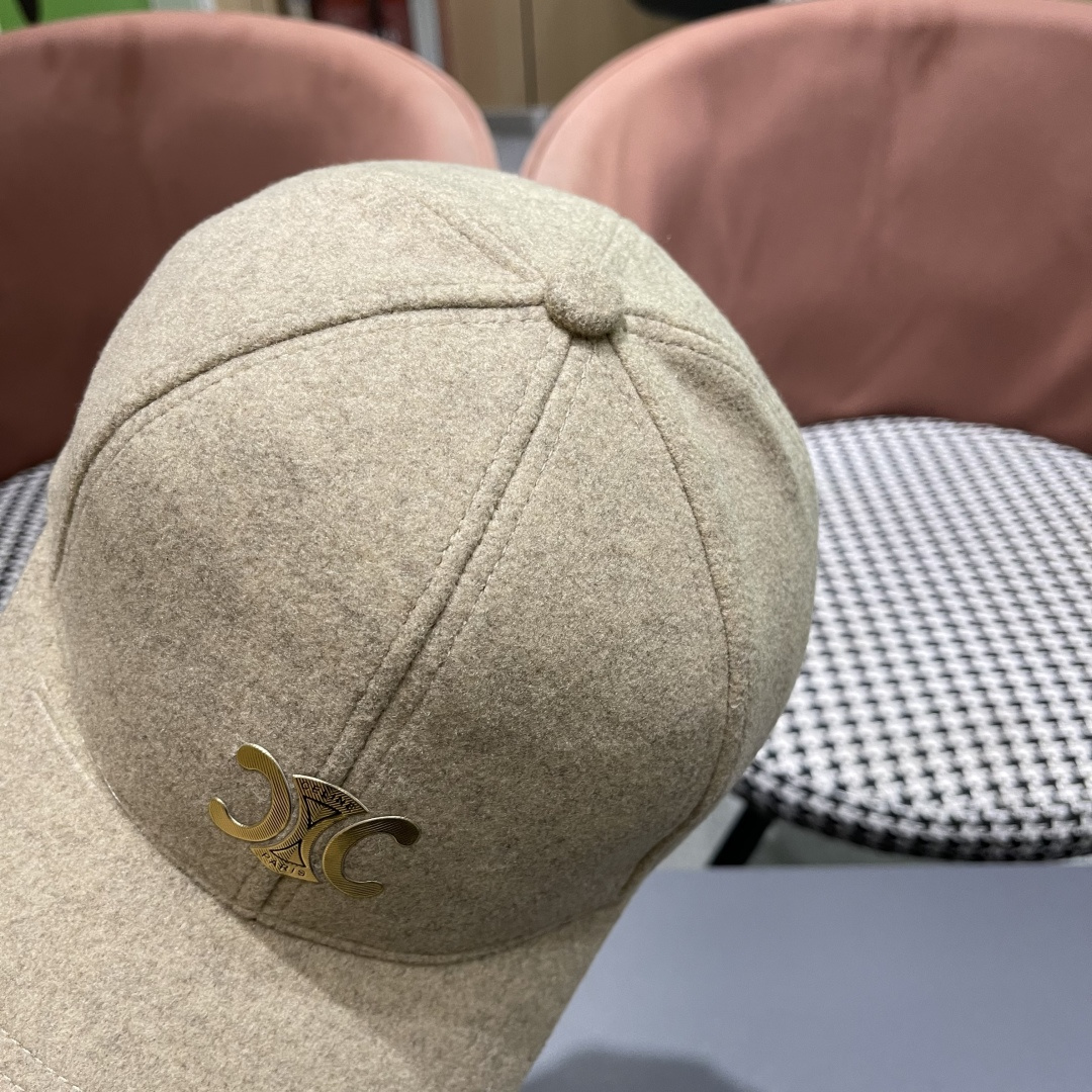 CELINE·赛琳 秋冬新款双C字母绣花羊毛棒球帽帽型完全按照Z:1定做。定制编织羊毛面料，超有质感！细