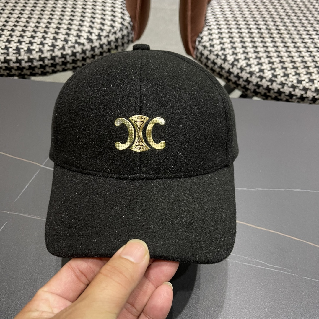 CELINE·赛琳 秋冬新款双C字母绣花羊毛棒球帽帽型完全按照Z:1定做。定制编织羊毛面料，超有质感！细