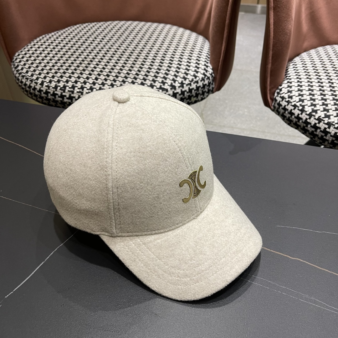 CELINE·赛琳 秋冬新款双C字母绣花羊毛棒球帽帽型完全按照Z:1定做。定制编织羊毛面料，超有质感！细