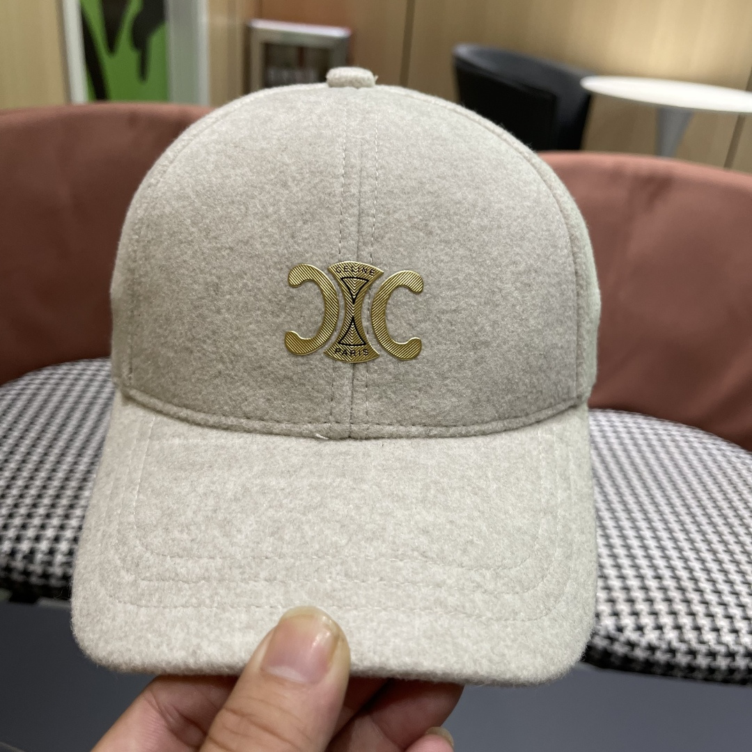 CELINE·赛琳 秋冬新款双C字母绣花羊毛棒球帽帽型完全按照Z:1定做。定制编织羊毛面料，超有质感！细