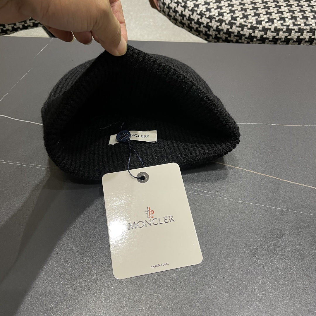蒙口Moncler盟可睐💥2025官网经典针织帽，原单复刻.非常柔软亲肤，弹性很好💓有质感又非常百搭的款